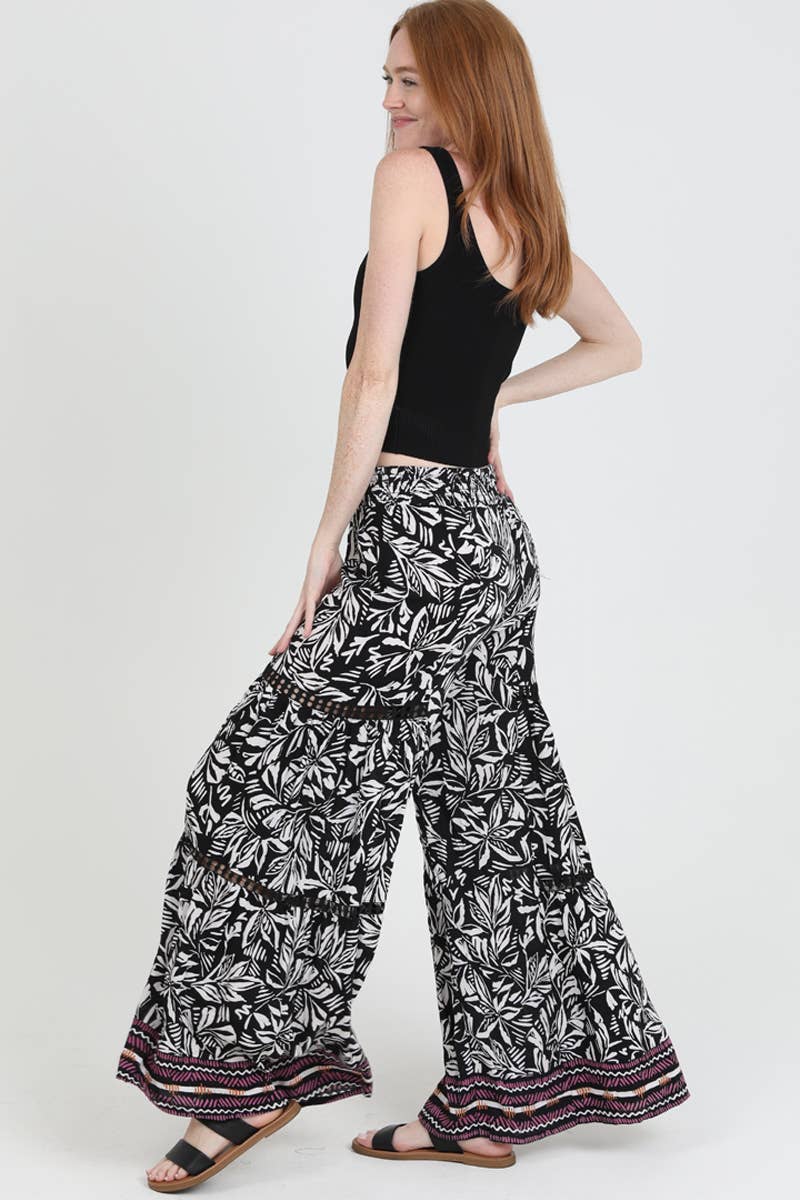 ANGIE - Venta al por mayor Pantalones - Mujer - PANTALONES ACAMPANADOS DE PERNERA ANCHA ESTAMPADOS 25R84-A876 CON INSERCIONES DE ENCAJE3