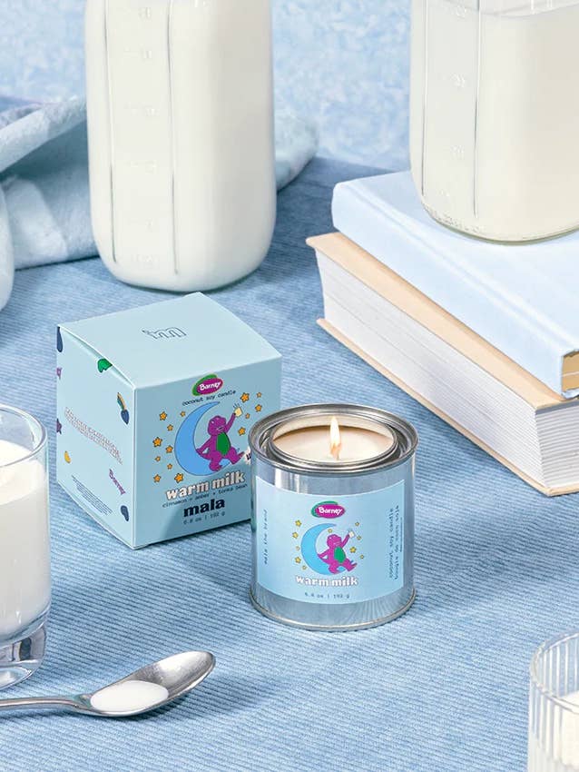 Barney x Mala : Lait chaud | Bougie à la cire de noix de coco et de soja pour la vente par Mala the Brand