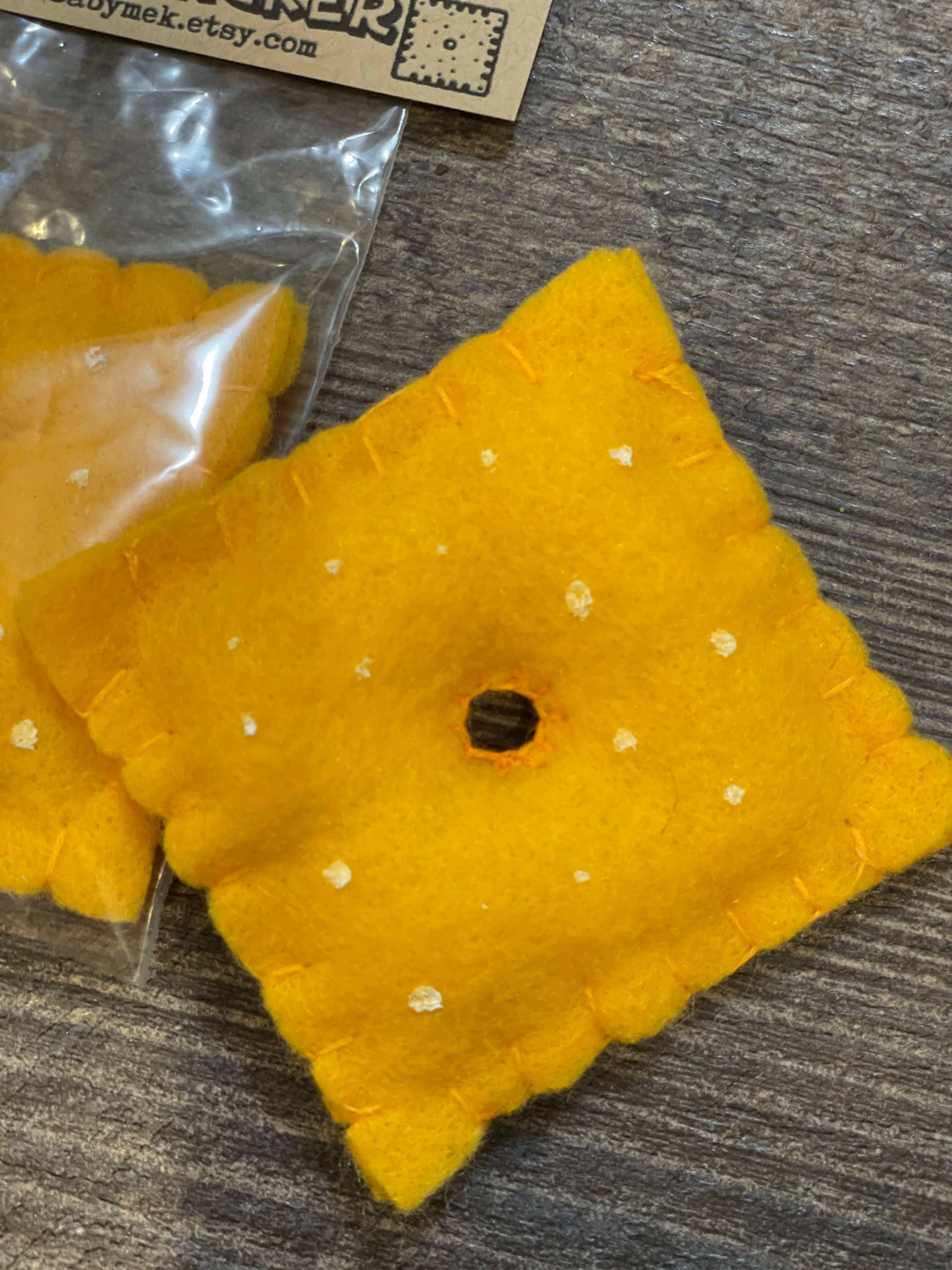 Rosemary's Baby M.E.K. - Wholesale Pet Toy - Cat - Cheeze cracker catnip toy organic cat food felt toy 3