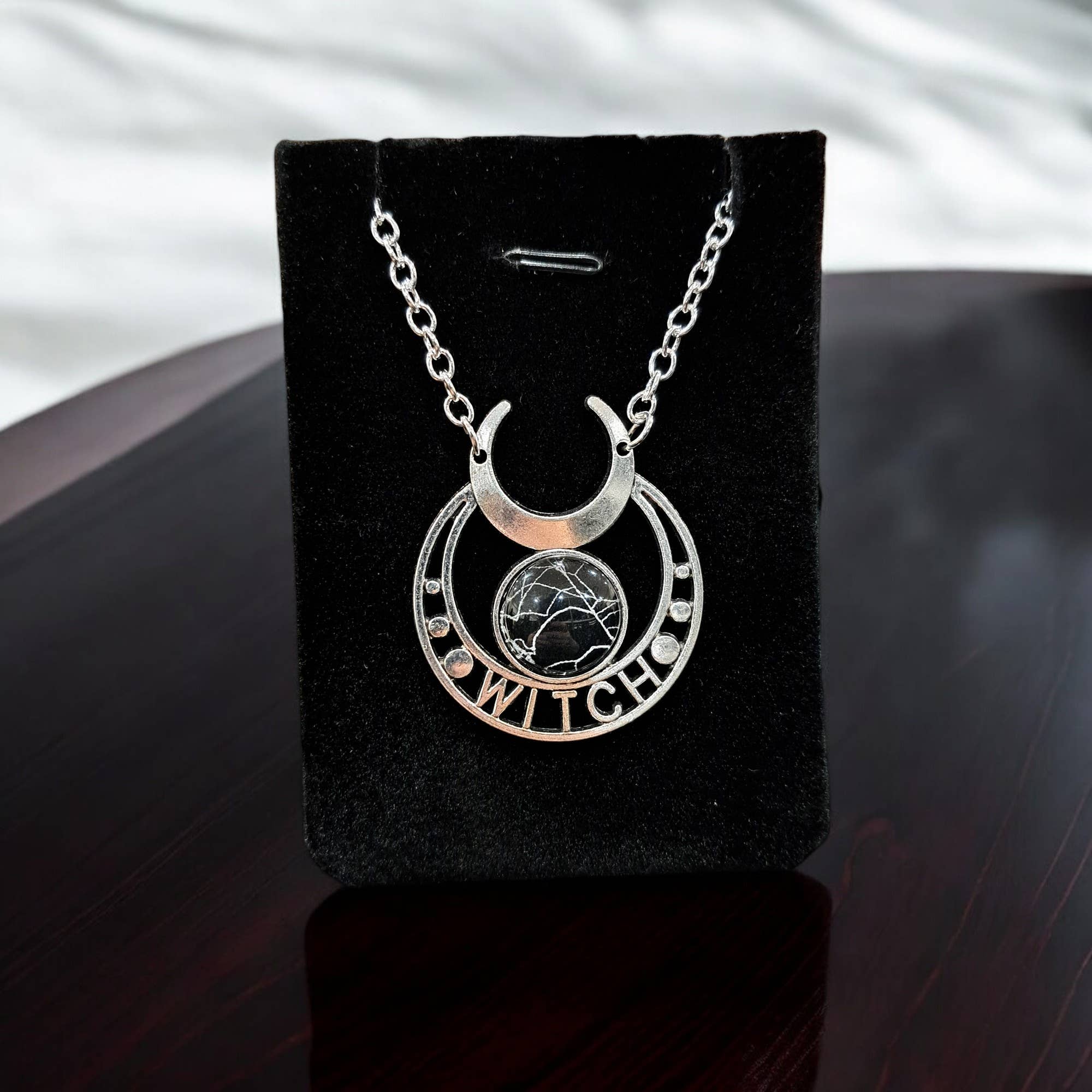 Hell Kitten RVA - Vente Colliers à pendentif - Véritable cabochon de toile d'araignée SORCIÈRE dans un sertissage en verre (Collier)4