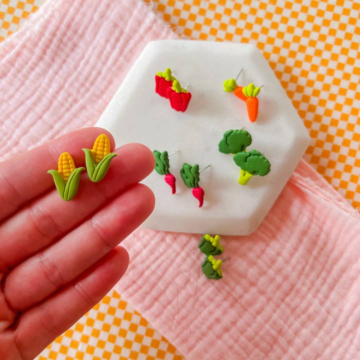 Larry’s Waffle Shop - Venta al por mayor Pendientes de botón/aretes de poste - Veggie Studs | Pendientes de arcilla1