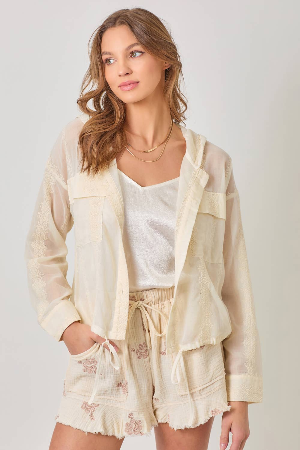 Mystree – Großhandel Jacke – Damen – 61094 Ösenverstellbare Kapuzenjacke mit Saum1