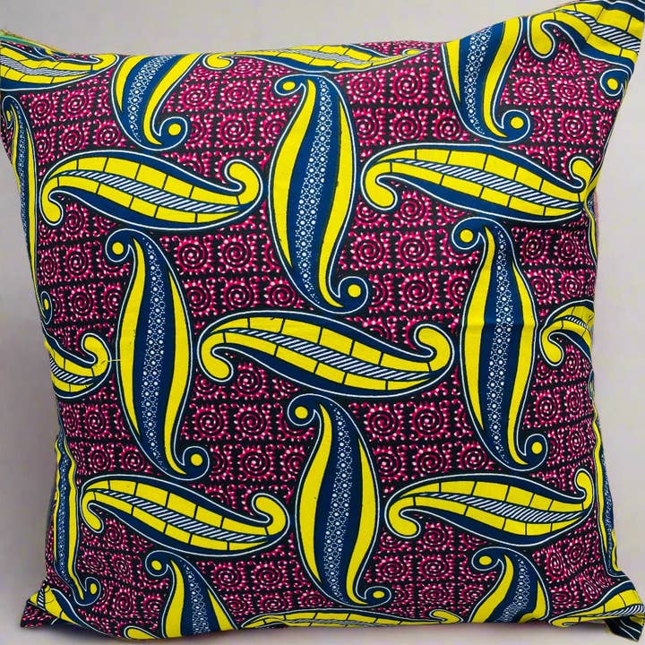 Housse de coussin faite à la main pour la vente par The Lampley