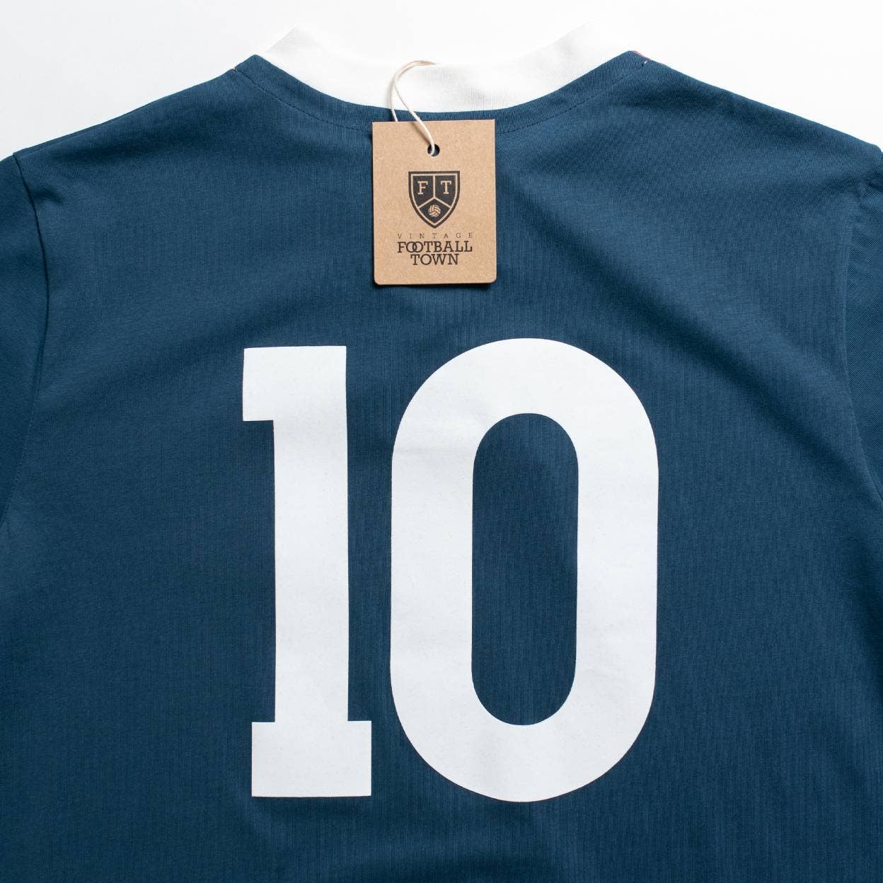 Football Town - Wholesale T-Shirt - Men's - Retro with Laces La Tour3