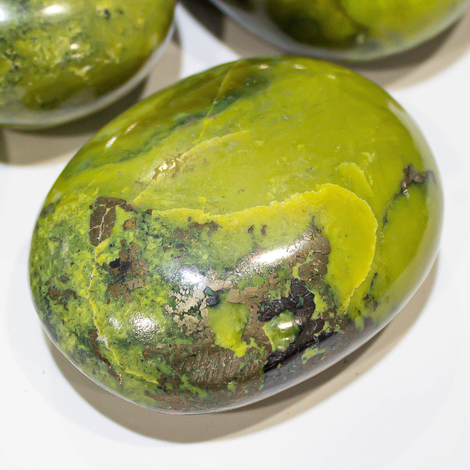 Quasar Gems USA - Wholesale Spiritual Stone/Crystal - Serpentine Pillows/ Palm Stone 1kg/2.2lbs4