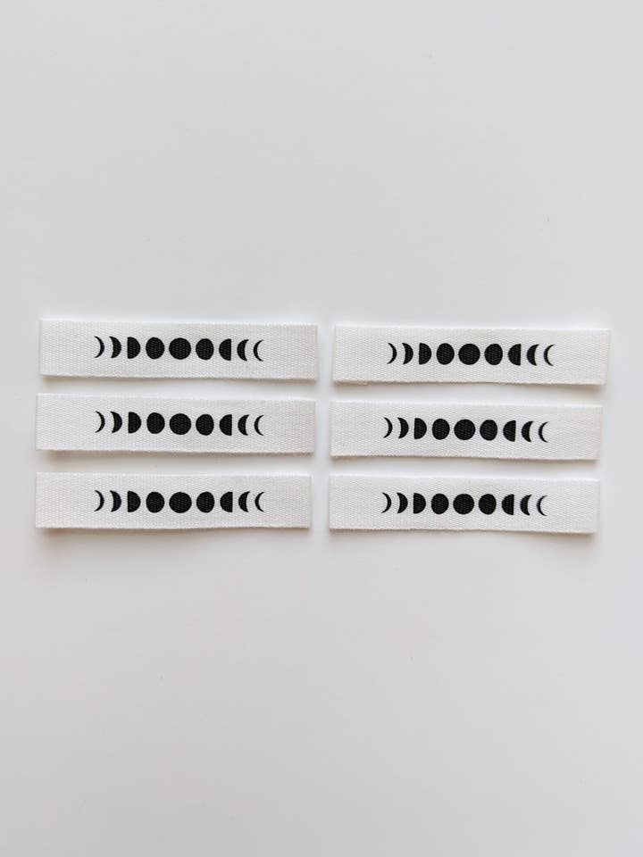 Lunar Phases | Luxe katoenen labels voor wholesale door Intensely Distracted