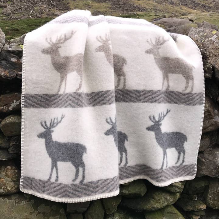 JJ Textile - Wholesale Throw blanket - Deer Wool Blanket4
