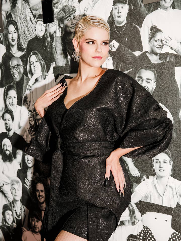 Veste de théâtre dans "Turandot" (Noir) pour la vente par byVINNIK