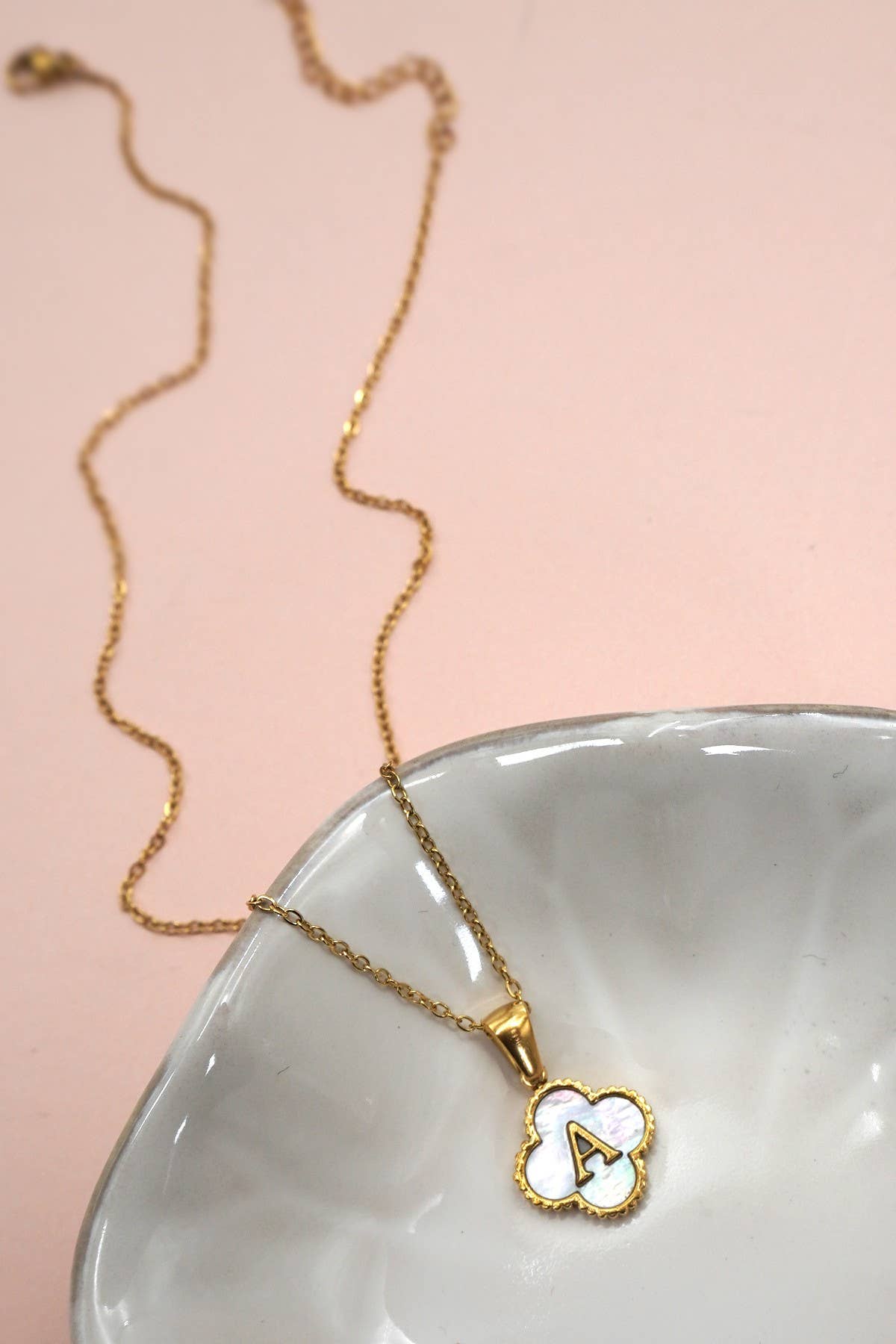 JOSSLYN by wall to wall - Wholesale Pendant/Charm Necklace - 18K STAINLESS STEEL MOP CLOVER INITIAL NECKLACE | 40NK94870