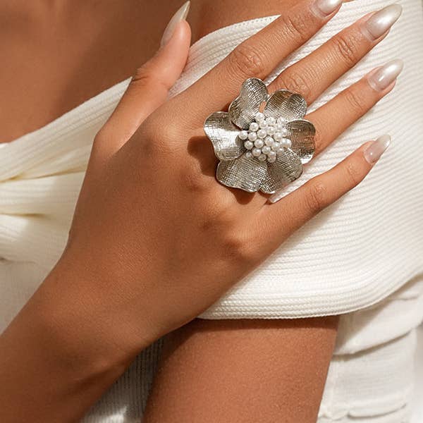 VividLux - Wholesale Cocktail/statement ring - Flower Shape Geometric Rings Accessories3