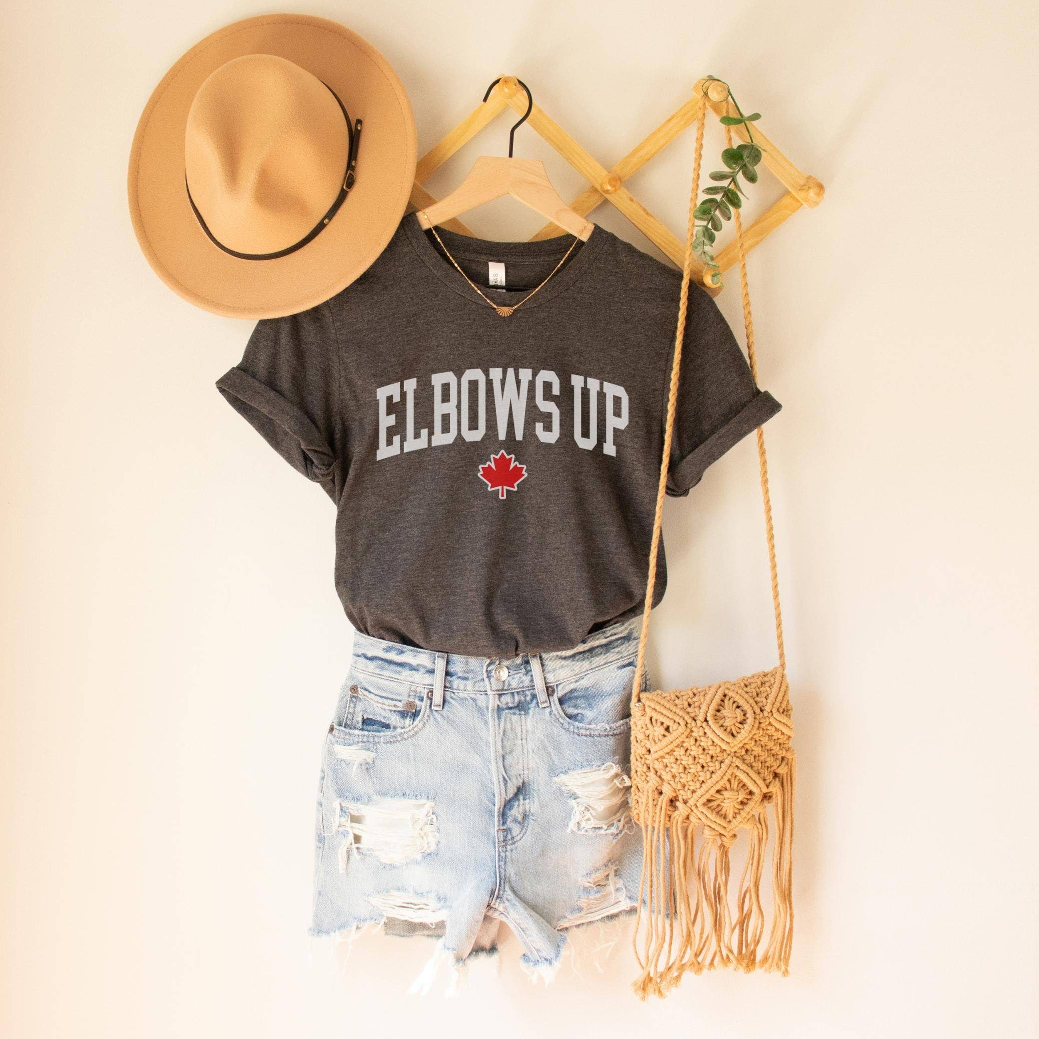 CVH DREAMY LTD – wholesale Screen printed t-shirt – Women′s – Elbows Up Canada Shirt, Canada Is Not For Sale Sweatshirt0