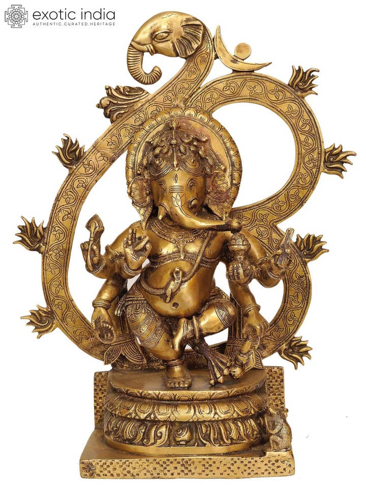 Ganesha de 16 pouces enchâssant la syllabe cosmique AUM en laiton pour la vente par Exotic India Art