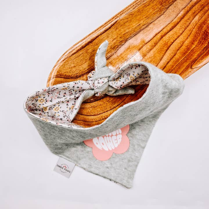 Pétala Perfection Bandana para Cão por atacado de Three Paws