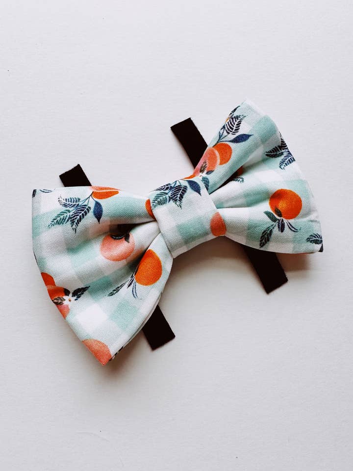 pajarita verde a cuadros para perros, pajarita para mascotas de primavera y verano para venta al por mayor de Walking Paws Boutique