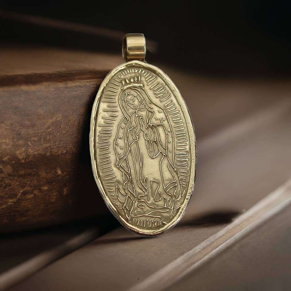 Vis a Vis Jewelry - Vente Colliers à pendentif - Collier Pendentif Vierge de Guadalupe - Sculpté à la Main0