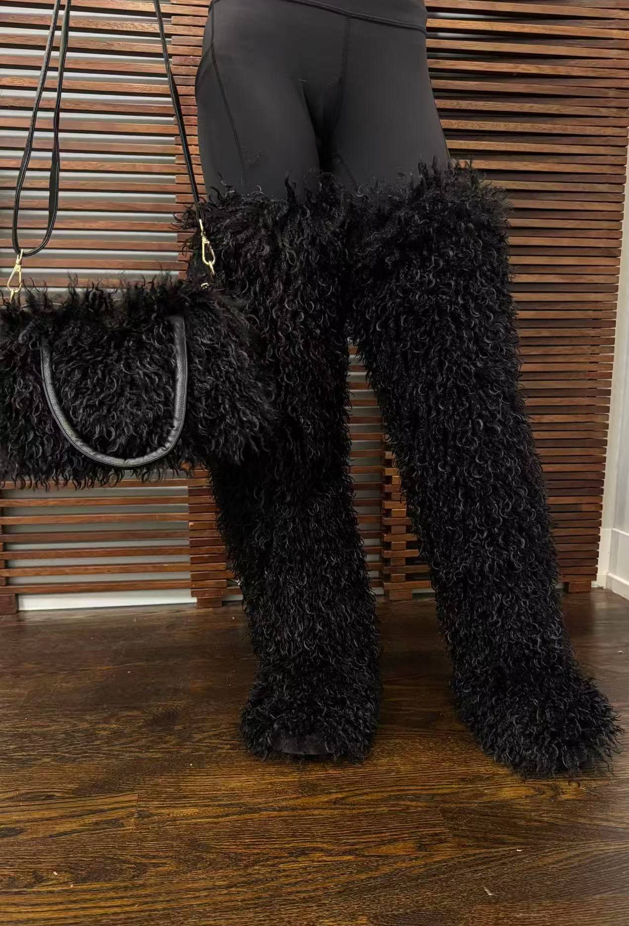 C&Y Accessories  INC - Wholesale Boots - Women's - Fur 022