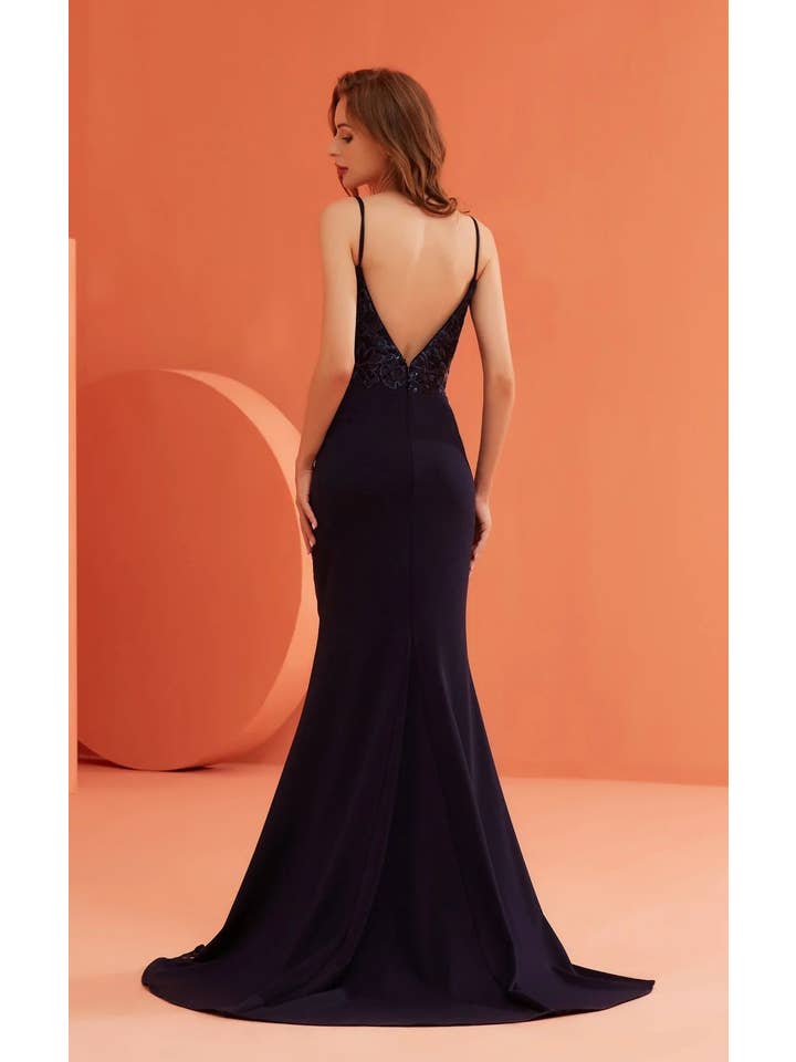 Tux-USA® – wholesale Klänning - Dam – Elegant klänning i spets med pärlor och slits J220464