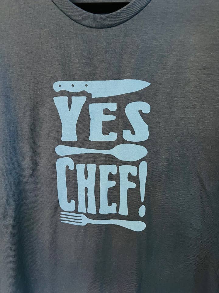 SIM CHEF! Azul Índigo - T-shirt de serigrafia Unissexo Softstyle todo em algodão por atacado de Pixel Palmer