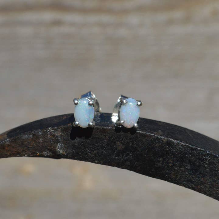 Pendientes de ópalo australiano y plata, delicados para venta al por mayor de OlliesOpals