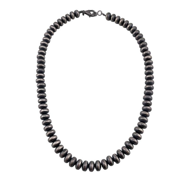 Colar de contas oxidadas com pérolas Navajo 9mm em Prata de 1ª Lei. Disponível de 16" a 36" por atacado de Select Lines