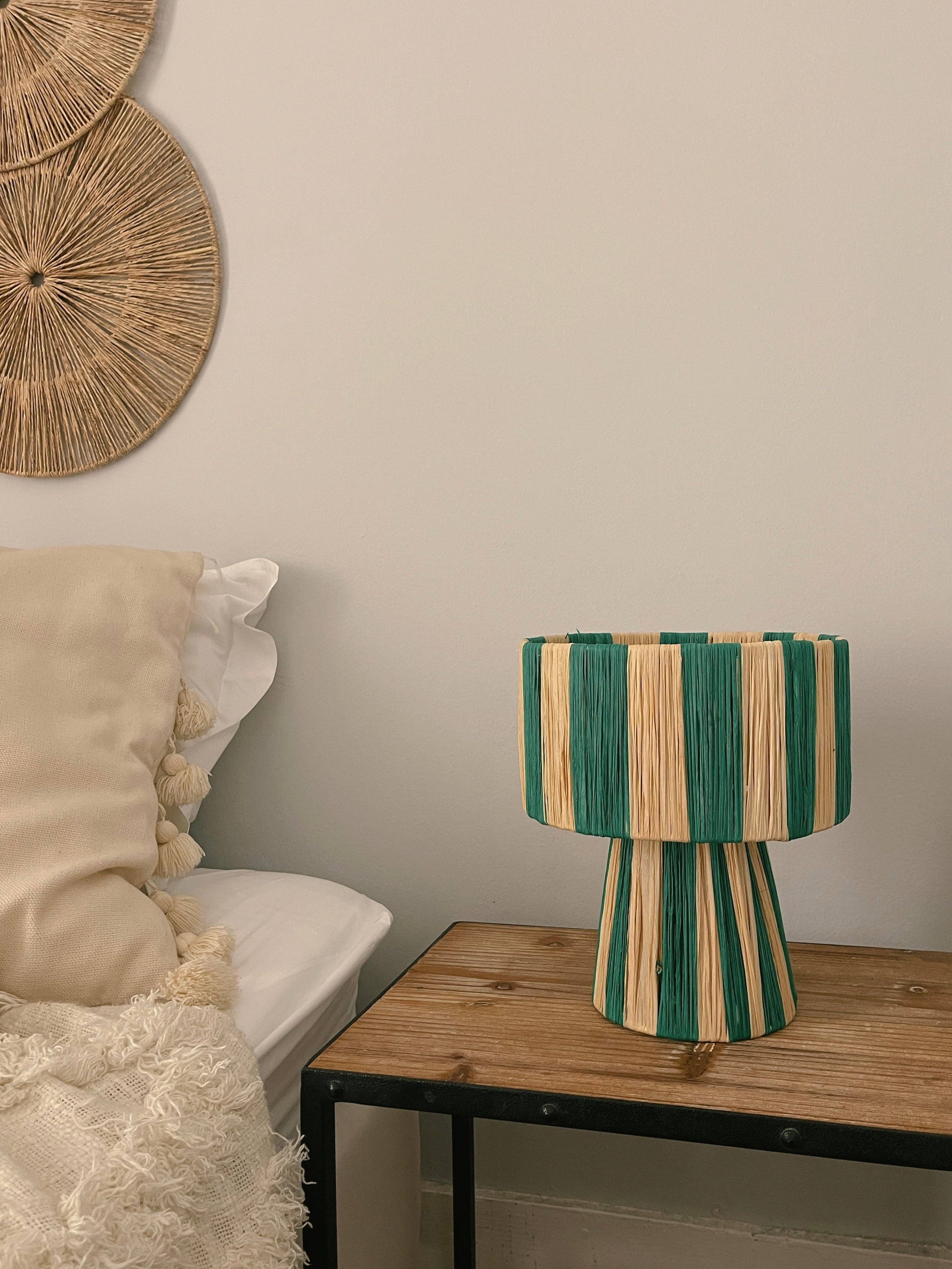 Uma Cantik – Großhandel Akzent-/Schreibtischleuchte – Balibo Tischlampe Grün0