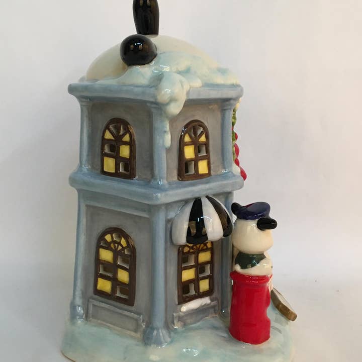 Blue Sky Clayworks - Wholesale Christmas Decoration - Pochacco's Post Office Christmas Candle House Sanrio
3