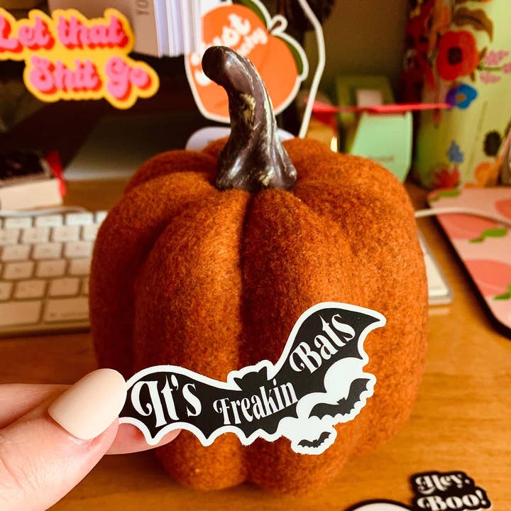 AUFKLEBER Es sind Freakin' Bats! 4" für den Großhandel von Peachy Keen by Design Co