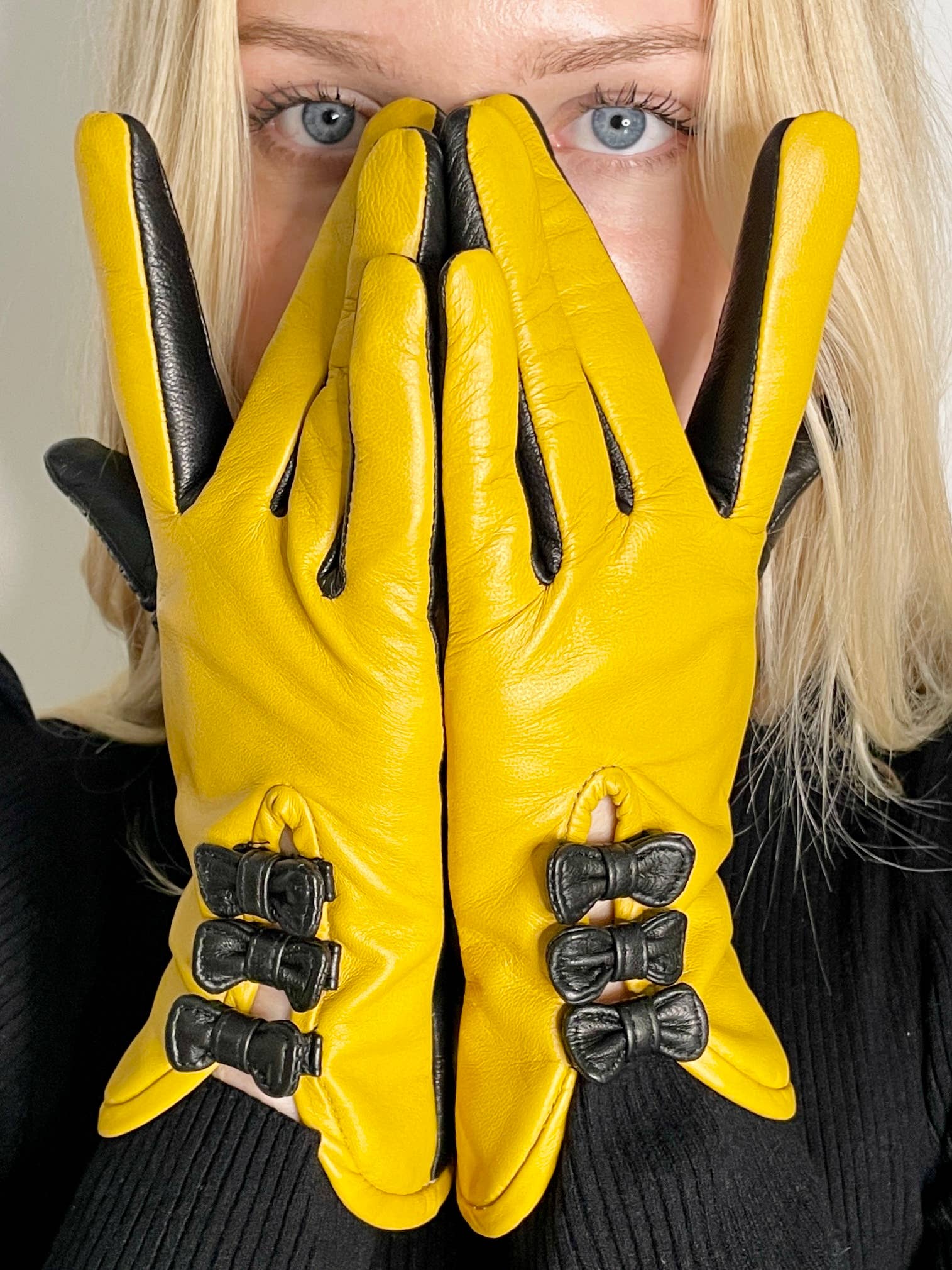 Lola Ramona - Wholesale Gloves - Women's - Gloves Betty Bow - Curry/Black2