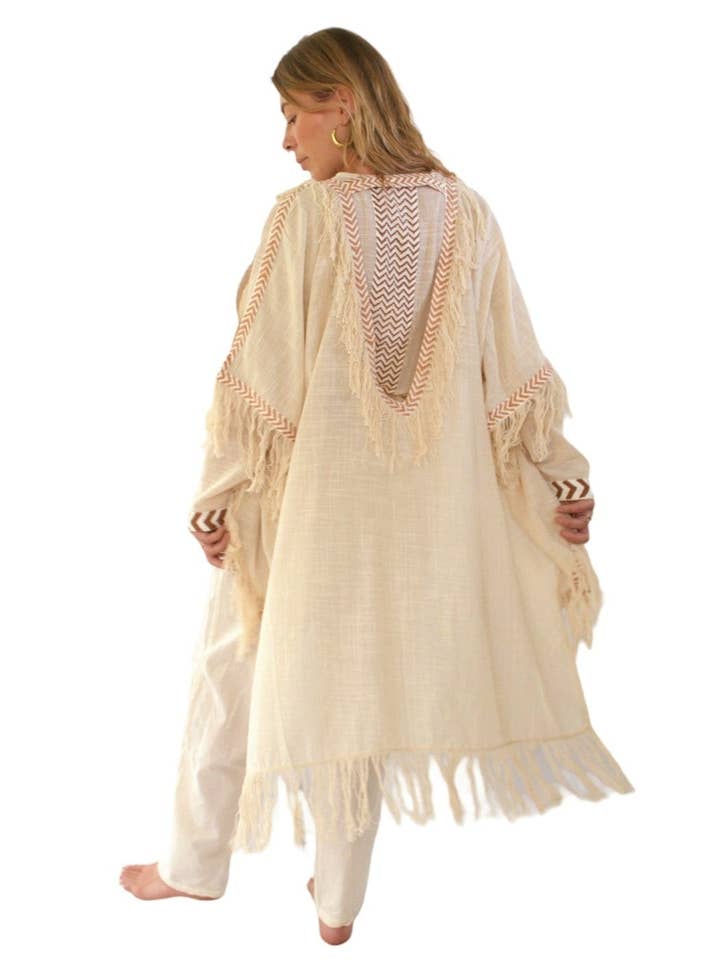 Sacred Ceremony – Großhandel Kimono – Damen – Cremefarbener Bio-Baumwoll-Shrug mit Fransen3