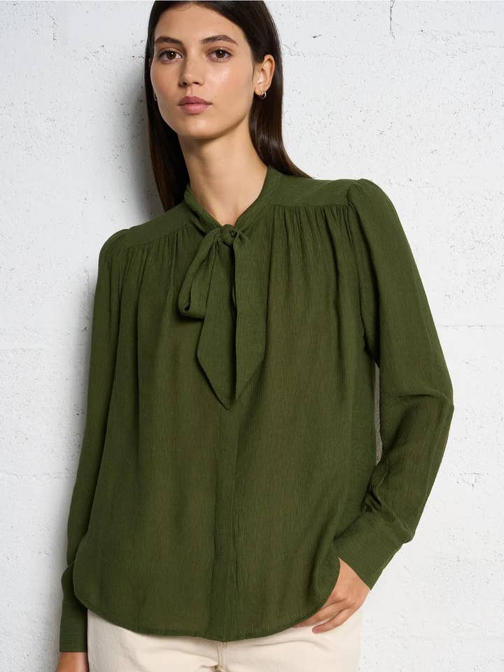 S24212038 - Camisa Larga para Senhora com Blusa de Gola Alta por atacado de The Korner - USA