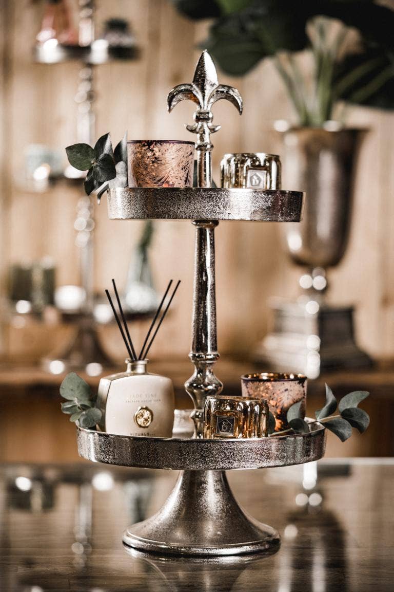 Michael & Philipp Noll e. K. – Großhandel Beistelltisch – Etagere Lilie Silber Zweistöckig2