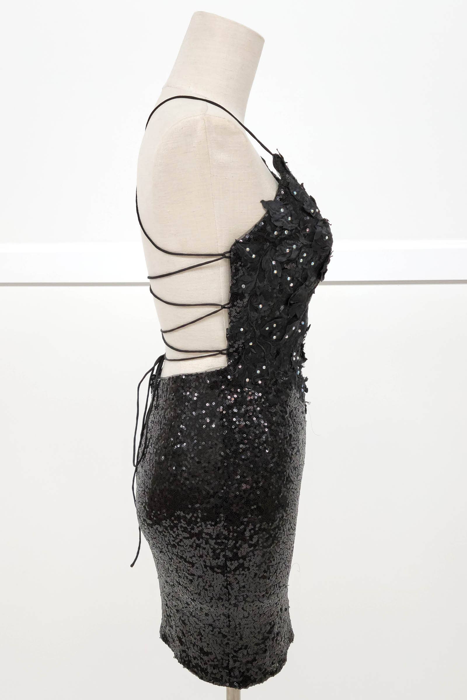 Chicas - Wholesale Jurk - Dames - Bodycon pailletten mini-jurk met bloemen en bandjes C80719