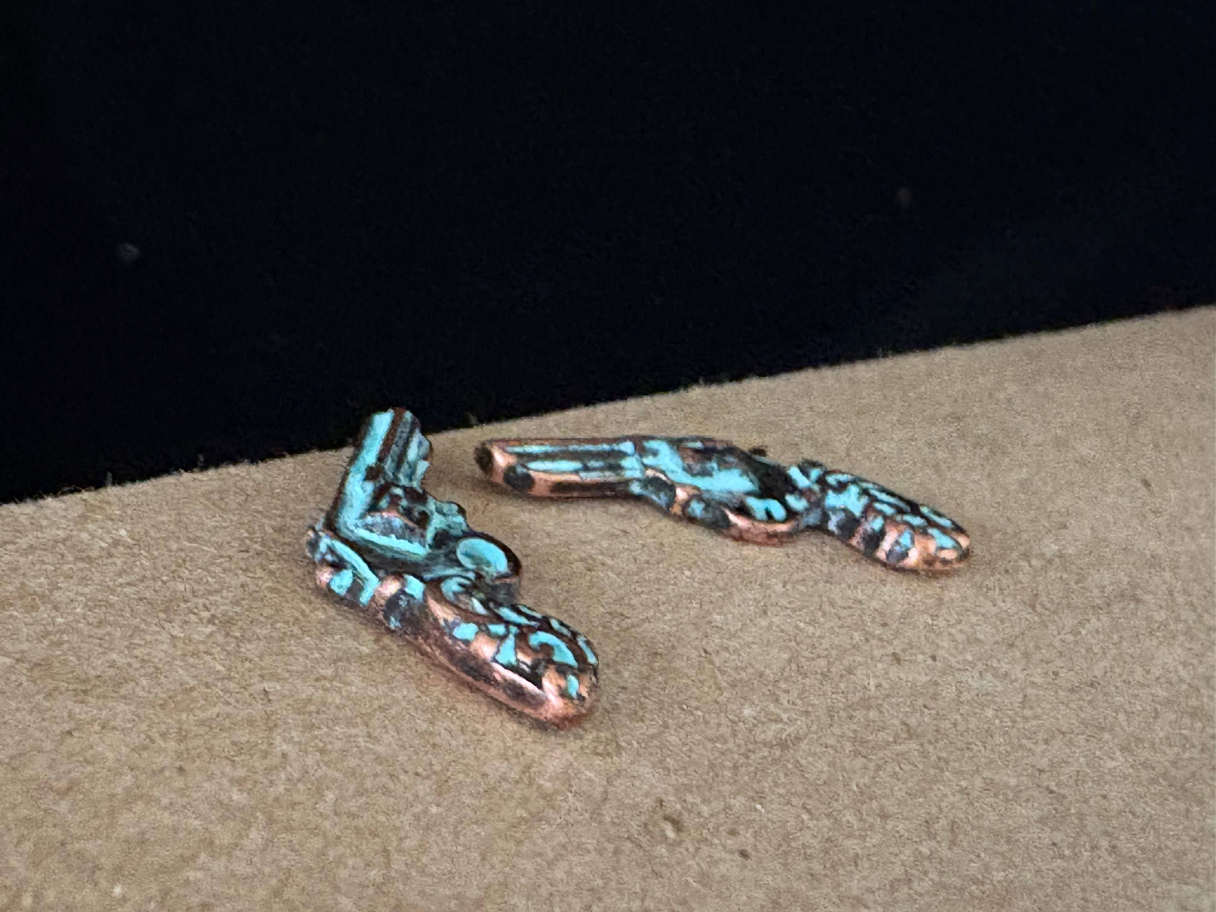 0011 PREMIERE – wholesale Solitärörhängen – FR3015 Patina Filigran Västerländsk Pistol, Pistolsörhängen6