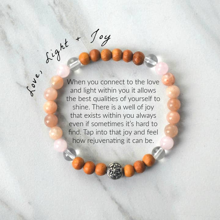 Moxie Malas – Großhandel Perlenarmband – Liebe, Licht + Freude