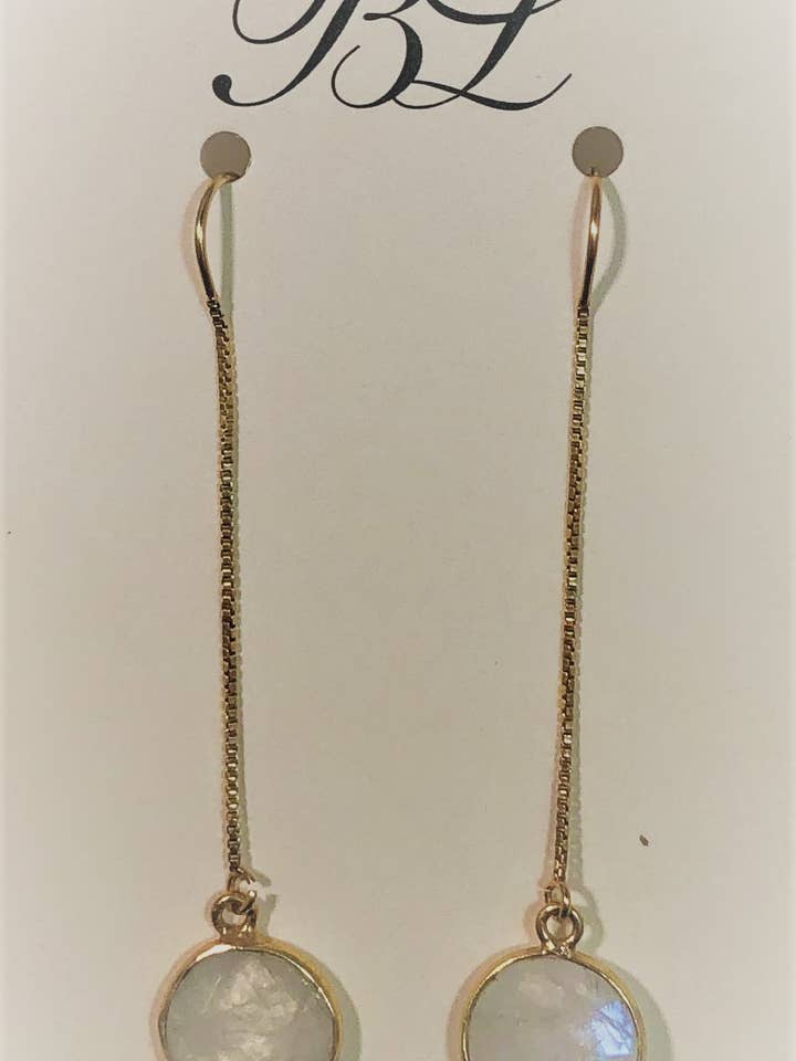 Ohrringe in Tropfenform aus Mondstein mit Goldfüllung. für den Großhandel von Bldesigns Speciality Crafted Finer Earring Jewelry