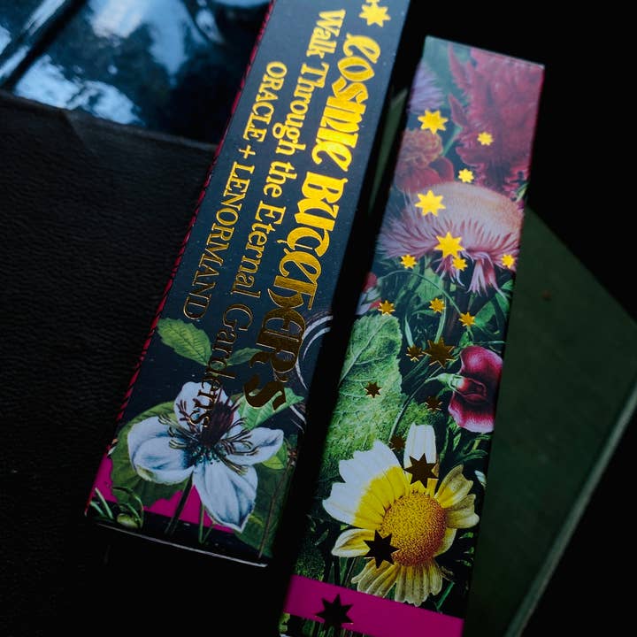 Cosmic Butcher - Venta al por mayor Cartas del tarot - Baraja Oráculo y Lenormand «Jardines eternos» | Tarot botánico
