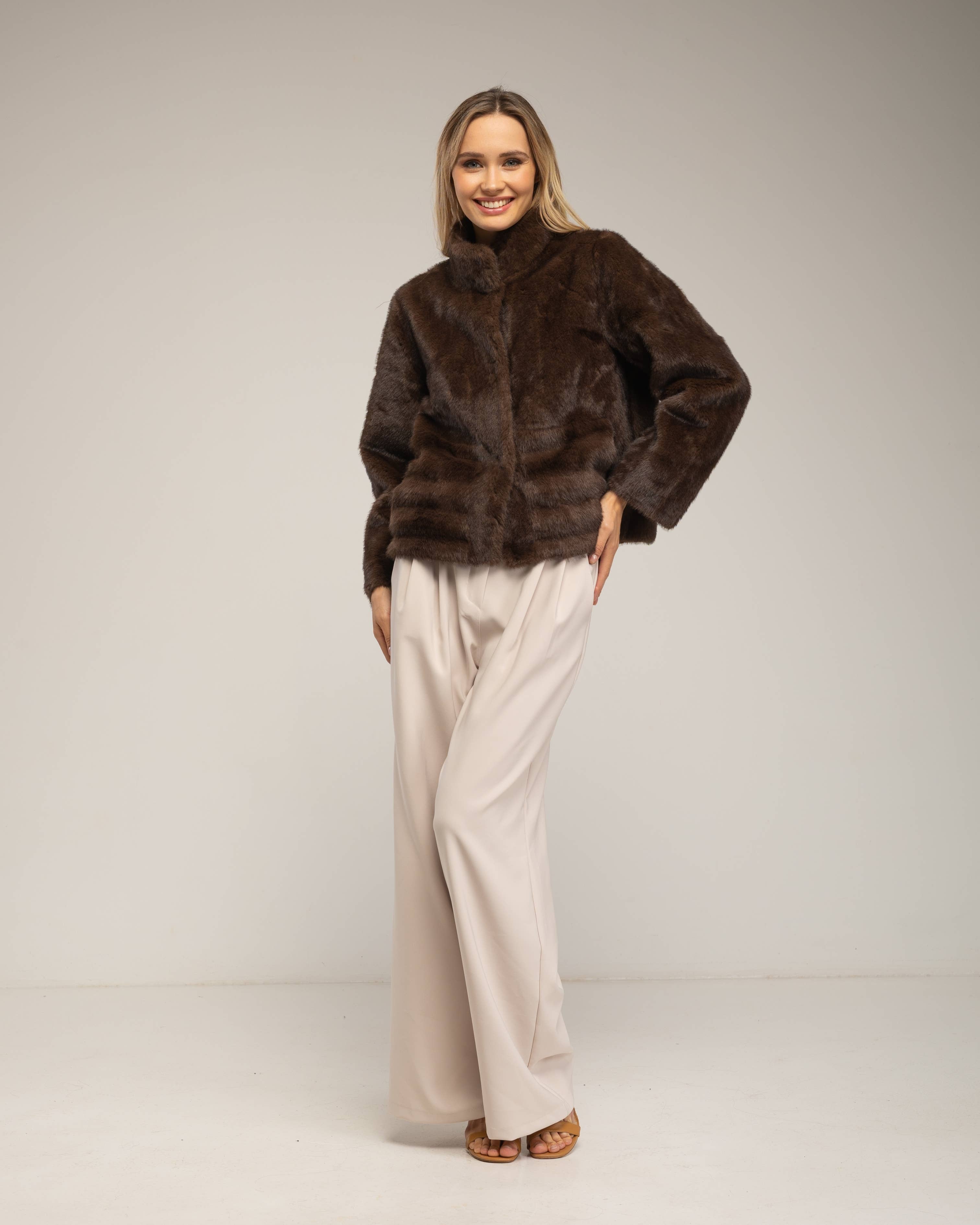 Tantra - Wholesale Coat - Women's - Synthetic fur jacket with clip closure7