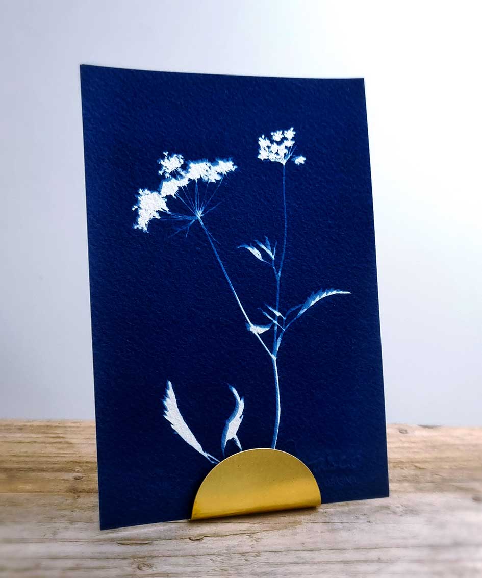 Delphine Plisson – wholesale Place card / place holder – Brass card holder or photo holder1