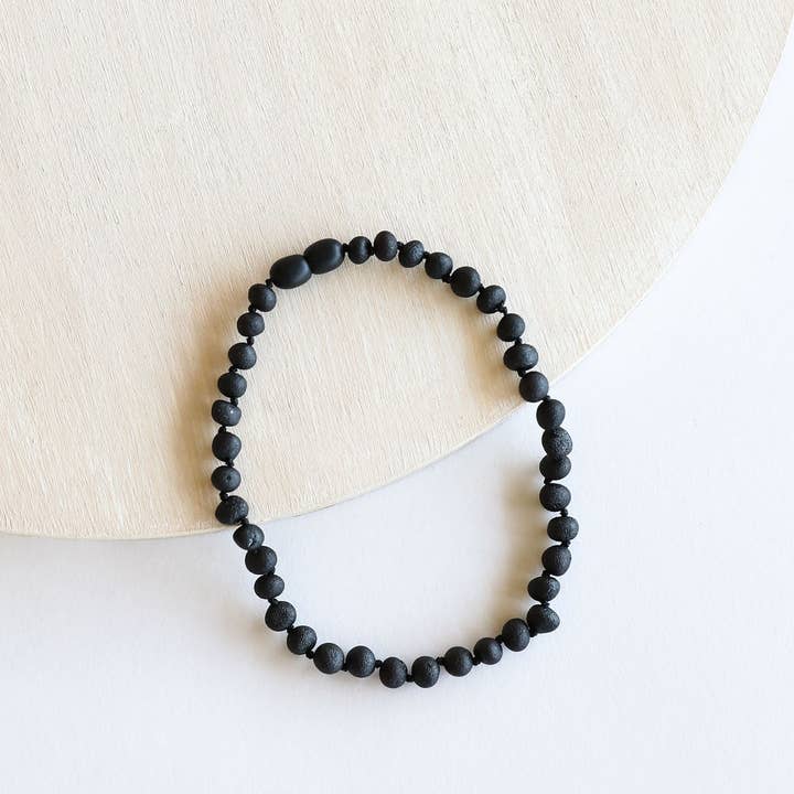 CanyonLeaf - Vente Collier de perles - Ambre noir brut de la mer Baltique | Collier à fermoir torsadé en perles1