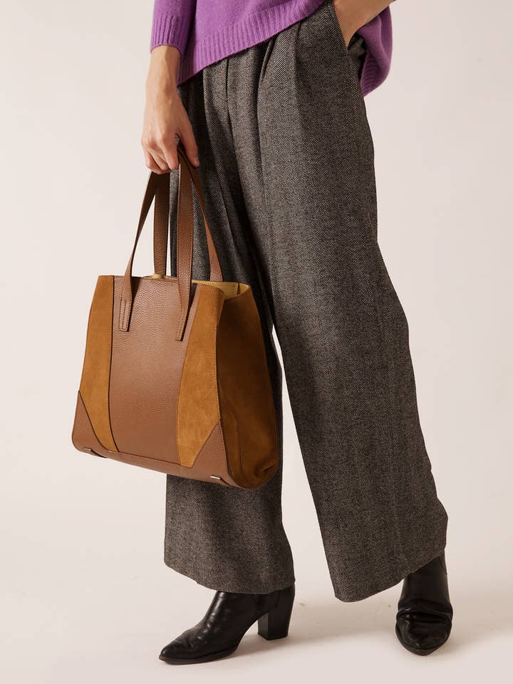 Shopper-Tasche aus zweifarbigem Leder, genarbtem Leder & Veloursleder für den Großhandel von JULIA PARIS