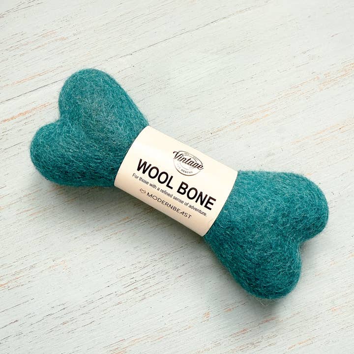 JOUET POUR CHIEN EN LAINE OS EN LAINE VINTAGE PET RESCUE pour la vente par MODERNBEAST