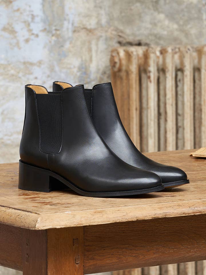 Heeled Chelsea Boots Amy - Black for wholesale by Pied de Biche