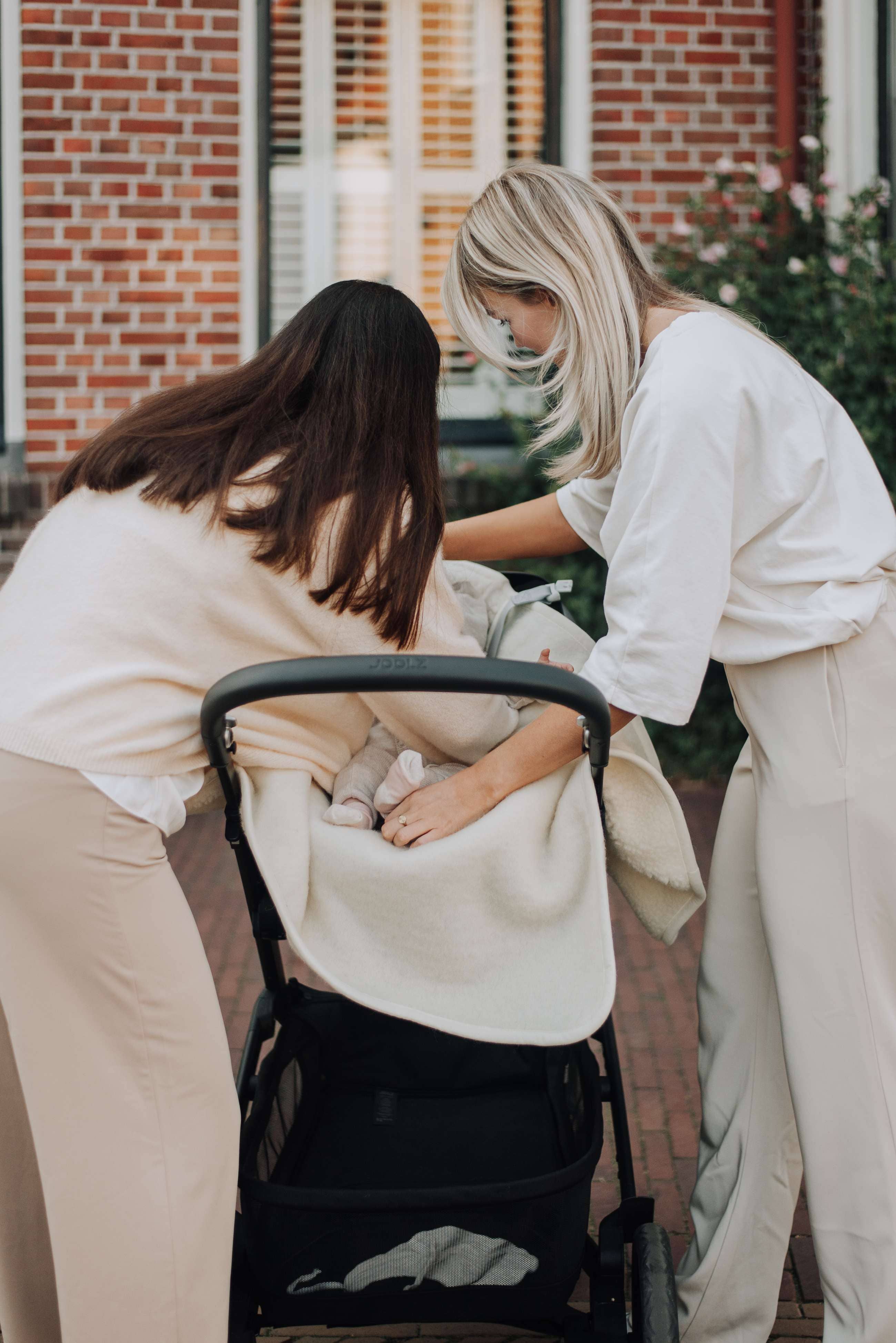 Kico Label - Wholesale Swaddle - Baby - Swaddle blanket with maxi-cosi openings6