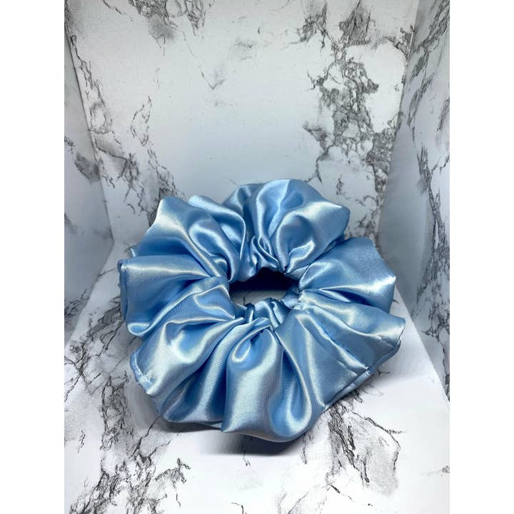 Enchanted Scrunch – wholesale Scrunchie - Dam – Ljusblå Silk Scrunchie