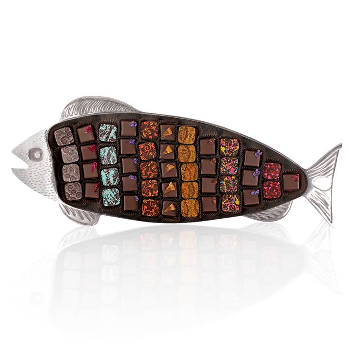Grand plateau de poisson pour la vente par NETO Chocolate
