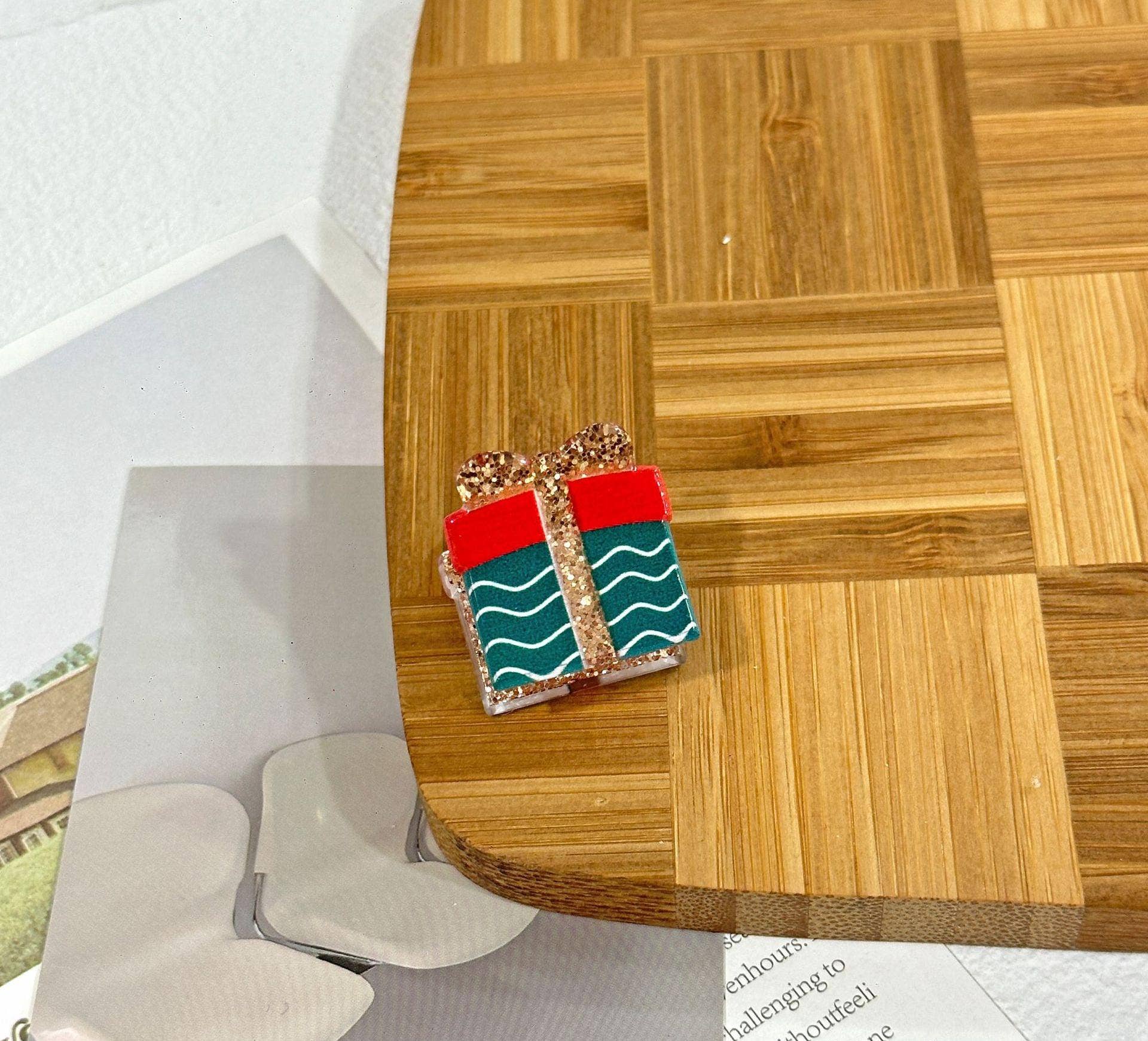 SoapElenGlen – wholesale Hair clip – Women’s – Mini Glitter Christmas Themed  Hair Claw Clips3