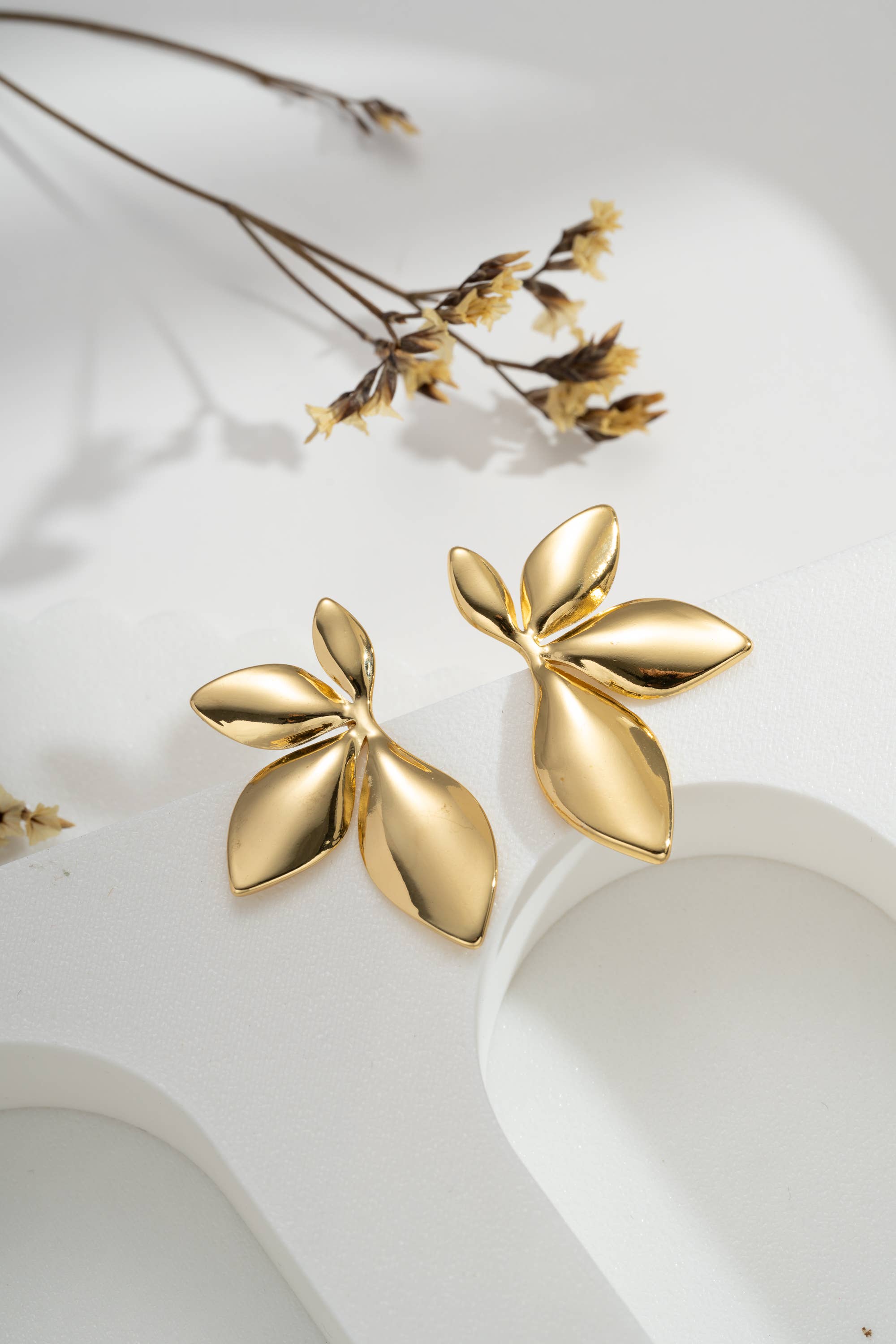 COSMOS - Wholesale Stud/Post Earrings - Leaf Earrings for Women in Gold Stainless Steel3