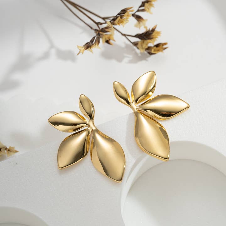 COSMOS - Wholesale Stud/Post Earrings - Leaf Earrings for Women in Gold Stainless Steel3