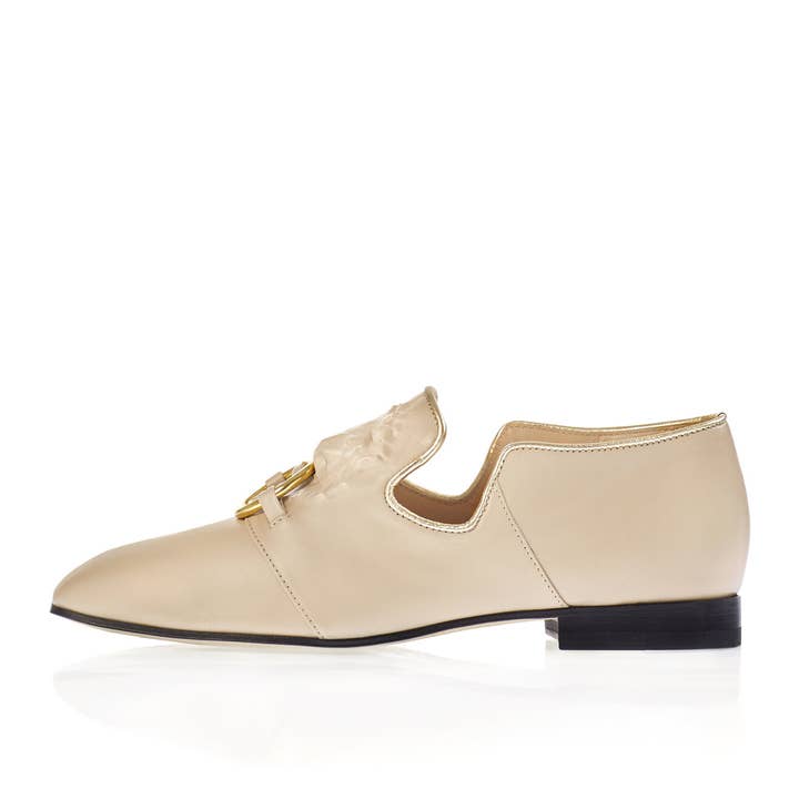 Iris Leone Flat i Kräm för wholesale av Susana Madrid