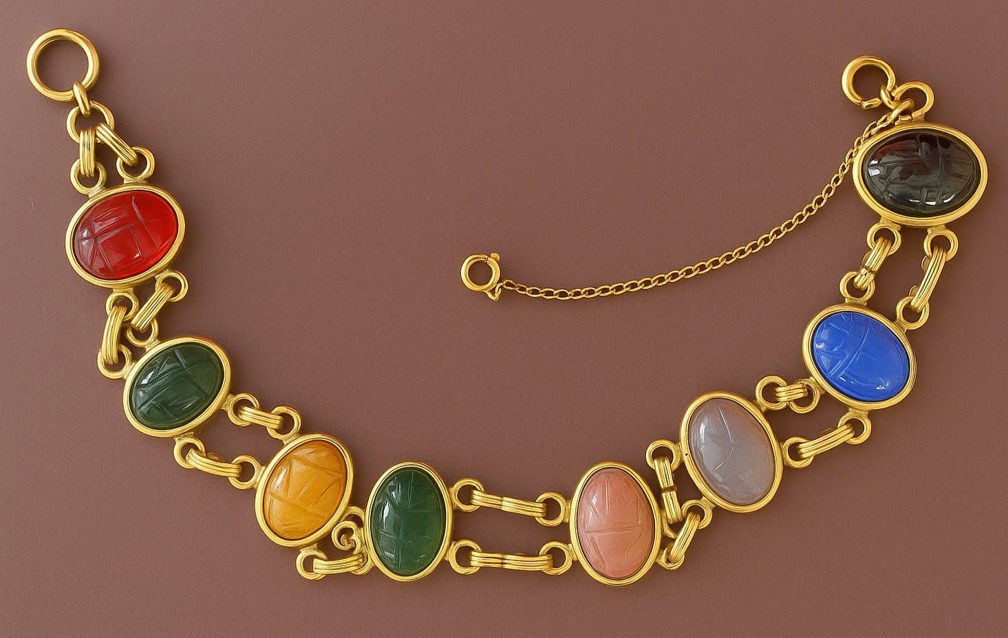 Wilde Aesthetics - Wholesale Link & Chain Bracelet - Gold-Filled Egyptian Scarab Bracelet With Carved Gemstones